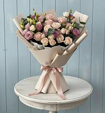 Букет цветов из:  Розы и Лизиантусы в Новый Городок