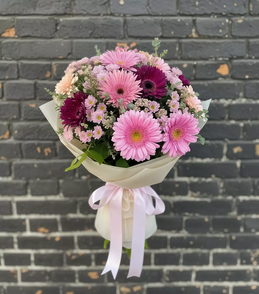 Букет цветов из: Герберы и Хризантемы в Новый Городок