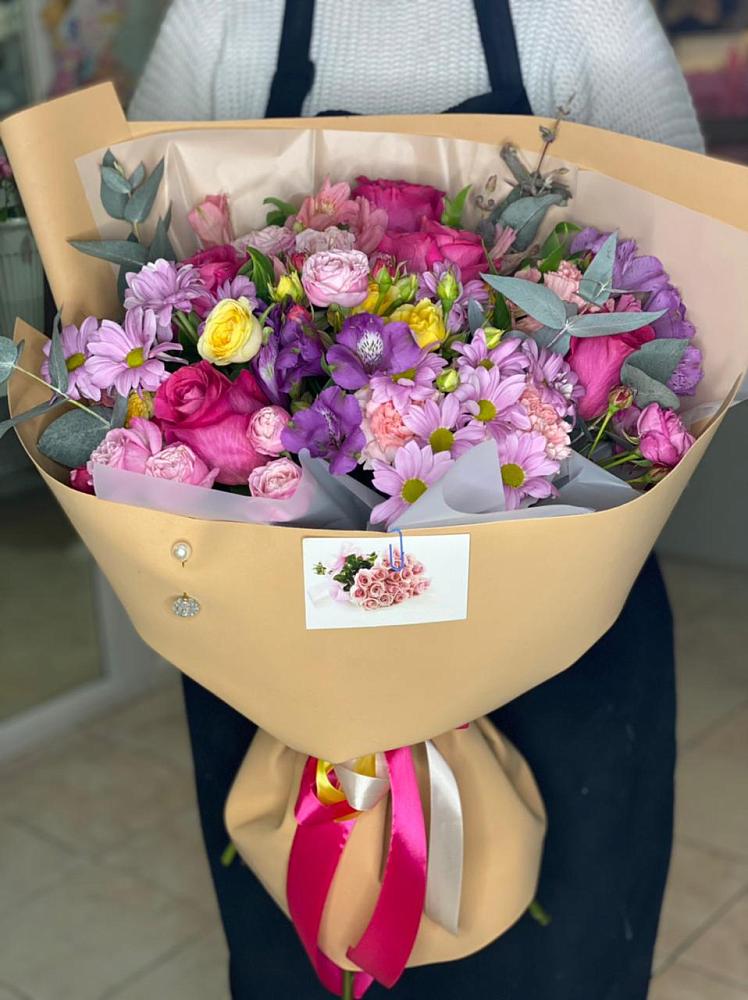 Букет цветов из: Хризантемы, Гвоздики и Альстромерии в Новый Городок