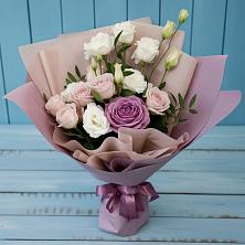 Букет цветов из:  Розы и Лизиантусы в Новый Городок