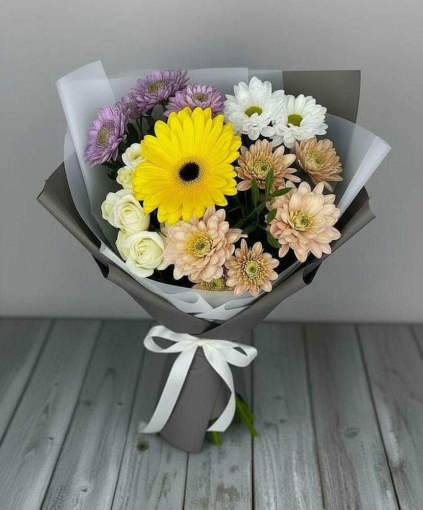 Букет цветов из: Розы, Герберы и Хризантемы в Новый Городок
