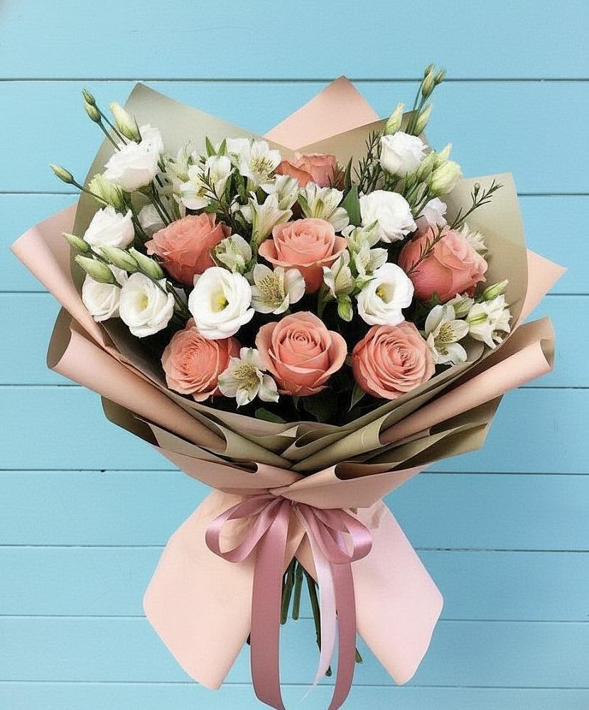 Букет цветов из: Розы, Альстромерии и Лизиантусы в Новый Городок