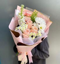 Букет цветов из:  Хризантемы и Розы в Новый Городок
