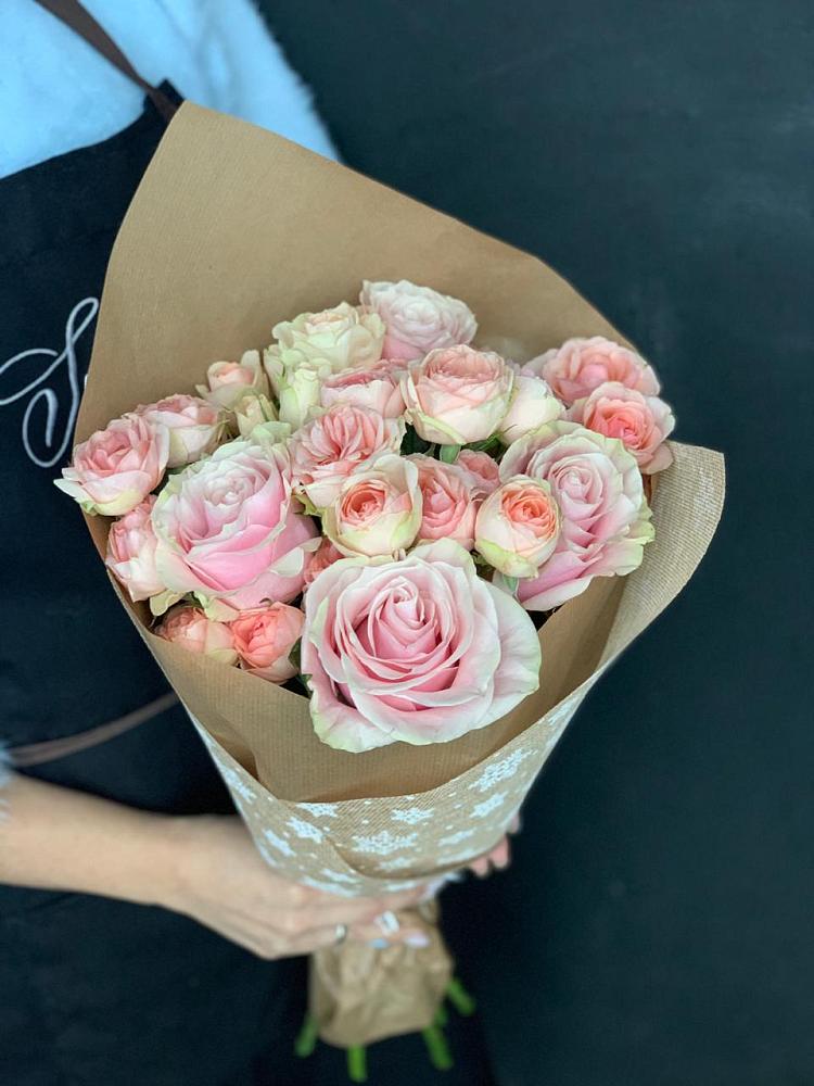 Букет цветов из: Хризантемы и Розы в Новый Городок