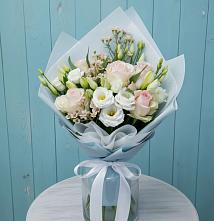 Букет цветов из:  Розы и Лизиантусы в Новый Городок