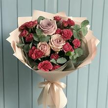 Букет цветов из:  Гвоздики и Розы в Новый Городок