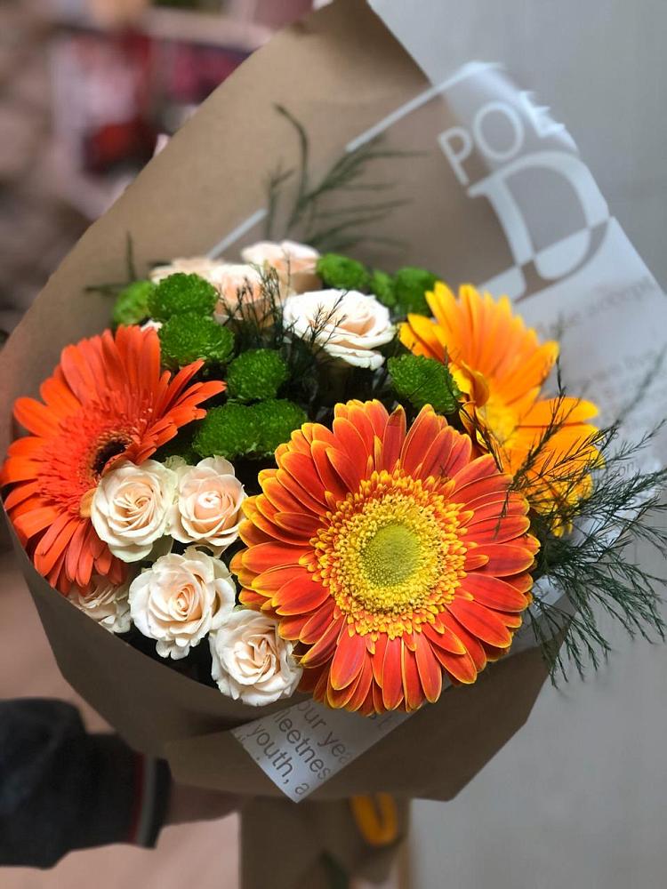 Букет цветов из: Герберы, Хризантемы и Розы в Новый Городок
