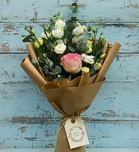 Букет цветов из:  Розы и Лизиантусы в Новый Городок