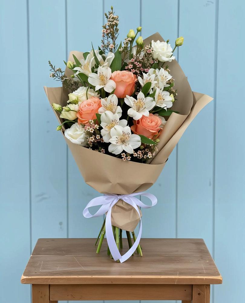 Букет цветов из: Альстромерии, Лизиантусы, Розы и Хризантемы в Новый Городок