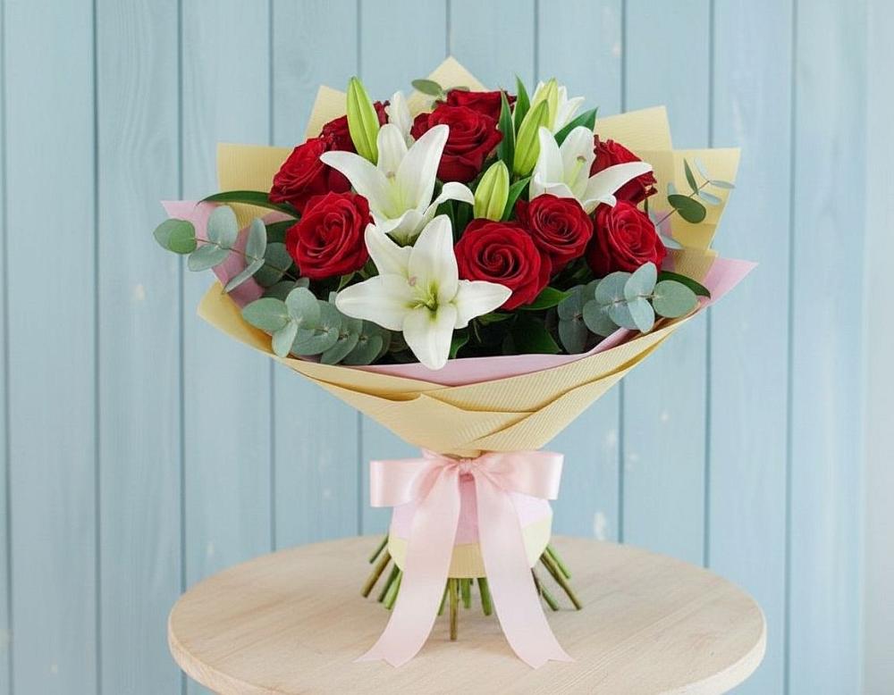 Букет цветов из: Лилии и Розы в Новый Городок